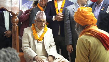 जब केपी ओली महादेव मन्दिर पुगे (तस्वीरहरू)